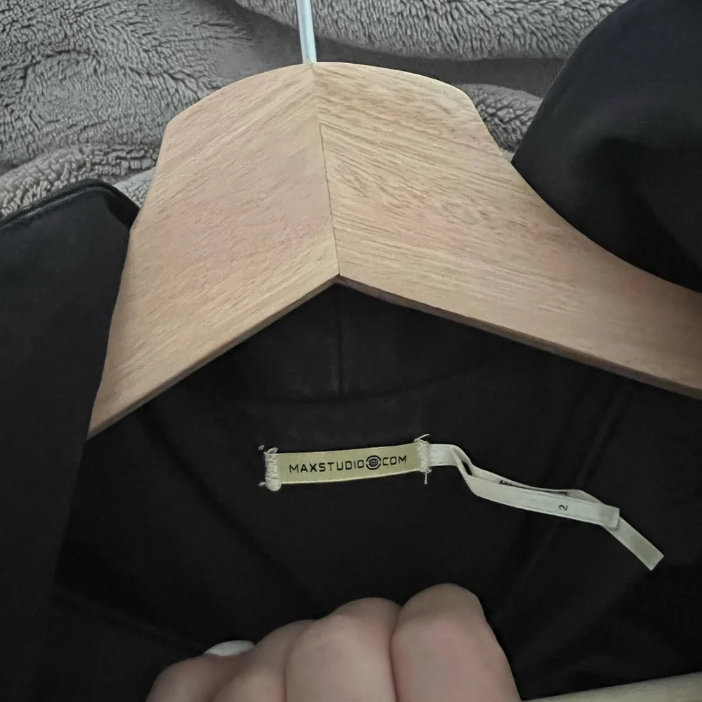 Beautiful jacket - Picture 3 of 4